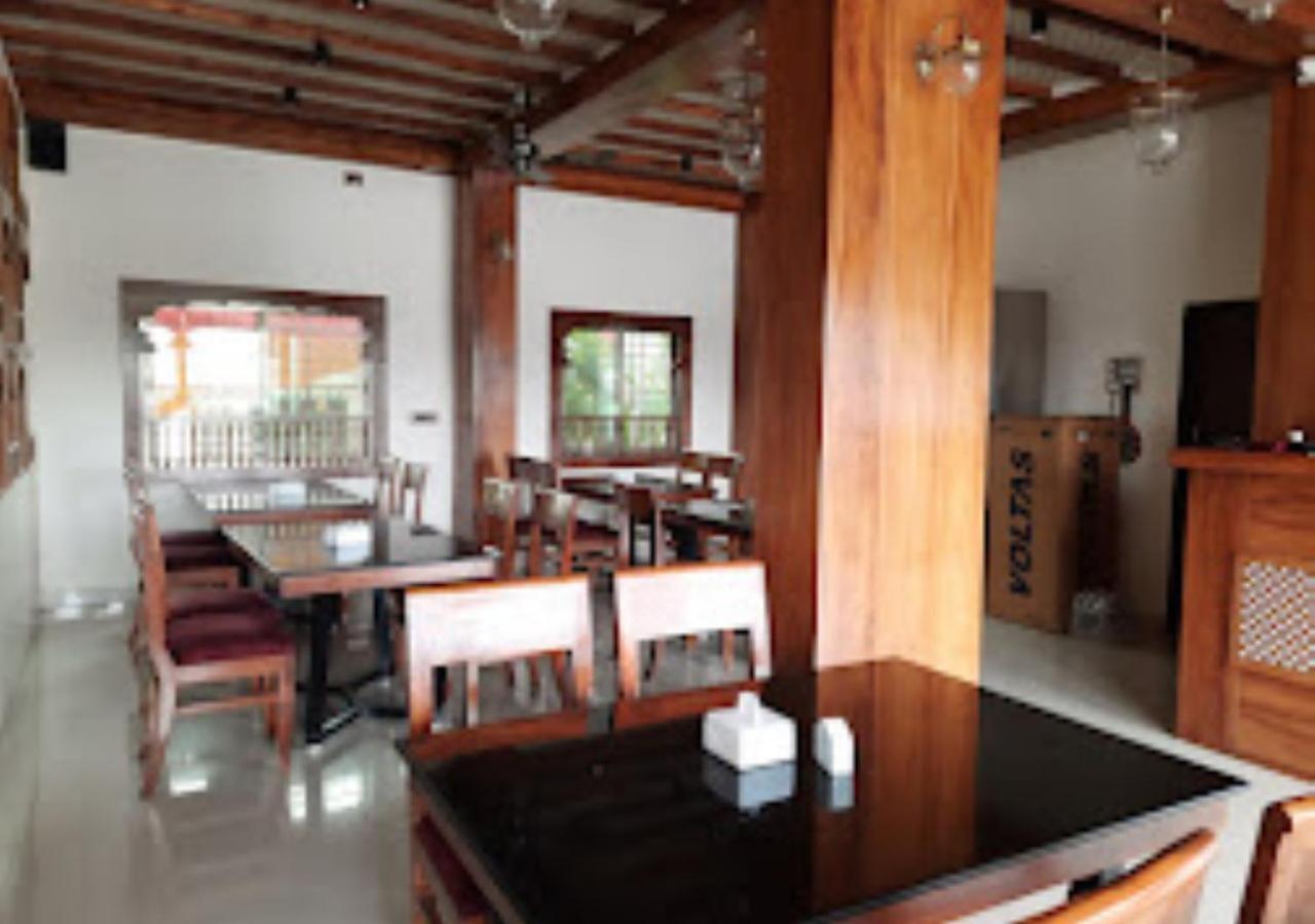 Hotel Rajwada Kapurhol Kapurwahal Exteriör bild