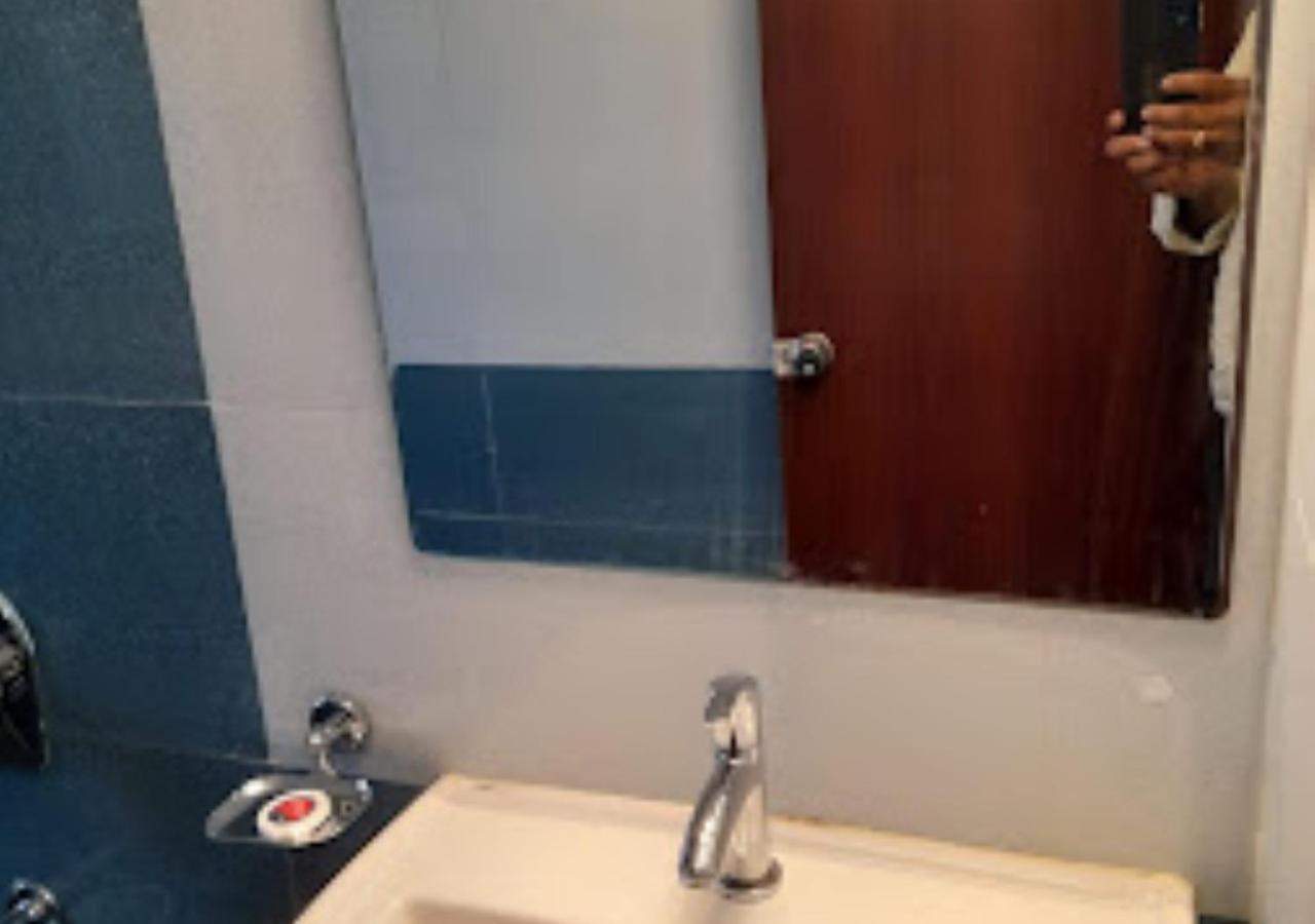 Hotel Rajwada Kapurhol Kapurwahal Exteriör bild