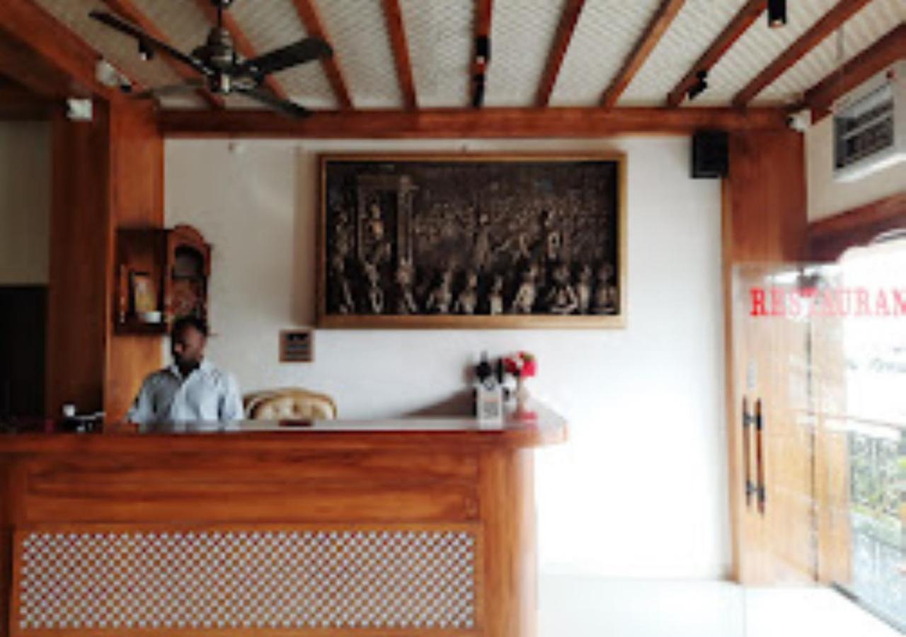 Hotel Rajwada Kapurhol Kapurwahal Exteriör bild